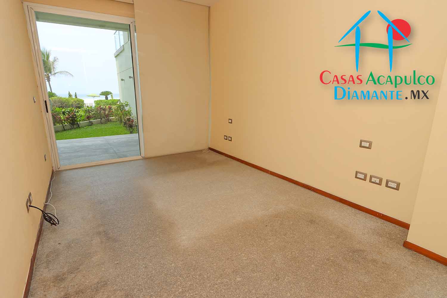 Ocean Front 106 - Recámara principal antes de Otis 1